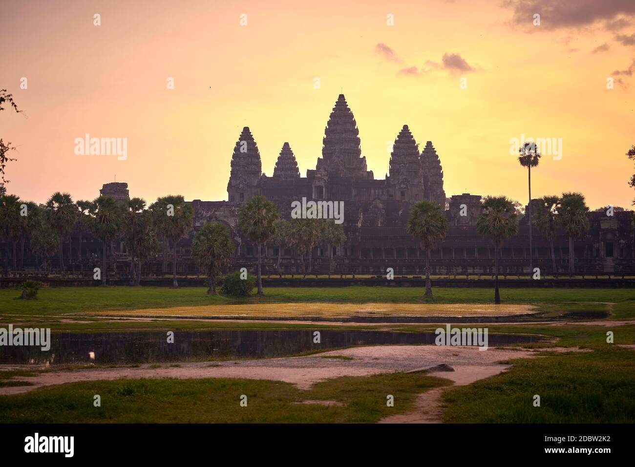 L'ancien complexe du Temple d'Angkor Wat situé près de Siem Reap, vestiges de l'Empire khmer. Banque D'Images