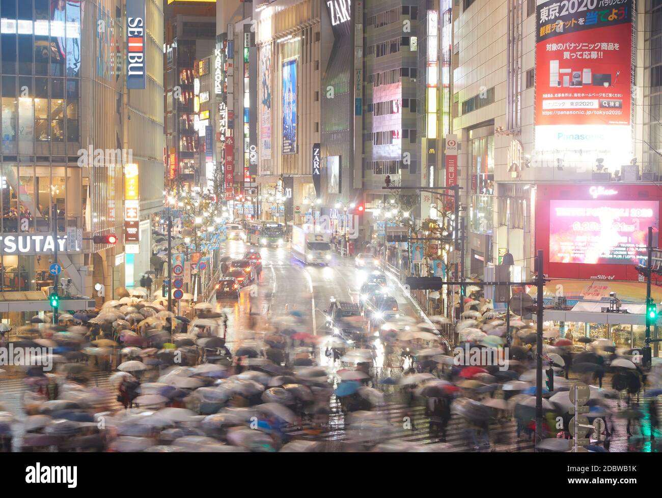 Rues de Tokyo la nuit, Japon Banque D'Images