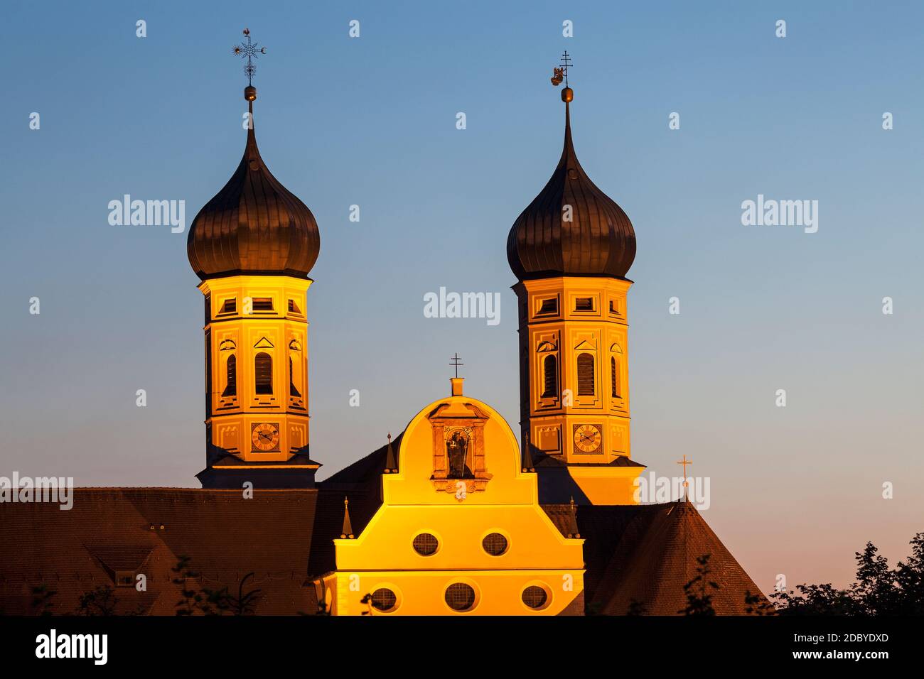 Géographie / Voyage, Allemagne, Bavière, Benediktbeuern, monastère Benediktbeuern près de la nuit, Toelzer LAN, Additional-Rights-Clearance-Info-not-available Banque D'Images