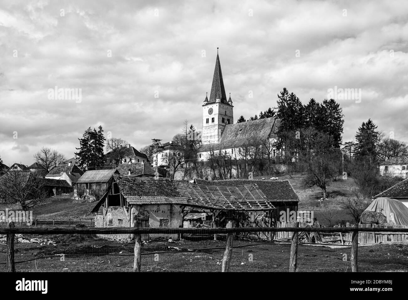 Un village typique de Roumanie Banque D'Images