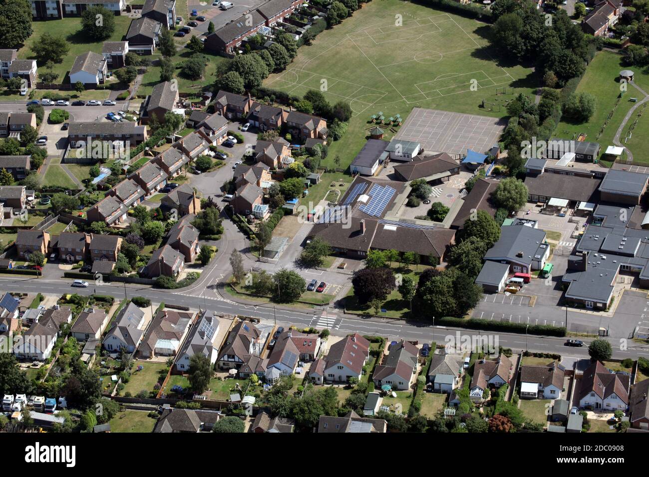 Vue aérienne de l'école primaire Thomas Reade (qui fait partie de l'école Kingfisher), Abingdon, Oxfordshire, Royaume-Uni Banque D'Images
