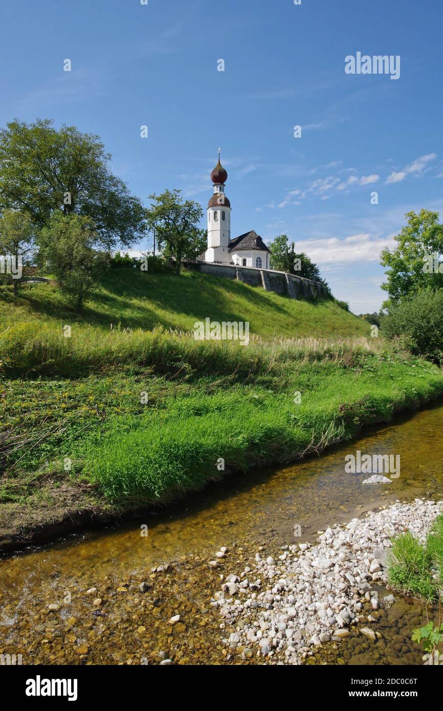 Eglise 'Filialkirche Sankt Andreas Thalkirchen', Chiemgau, haute-Bavière, Allemagne Banque D'Images