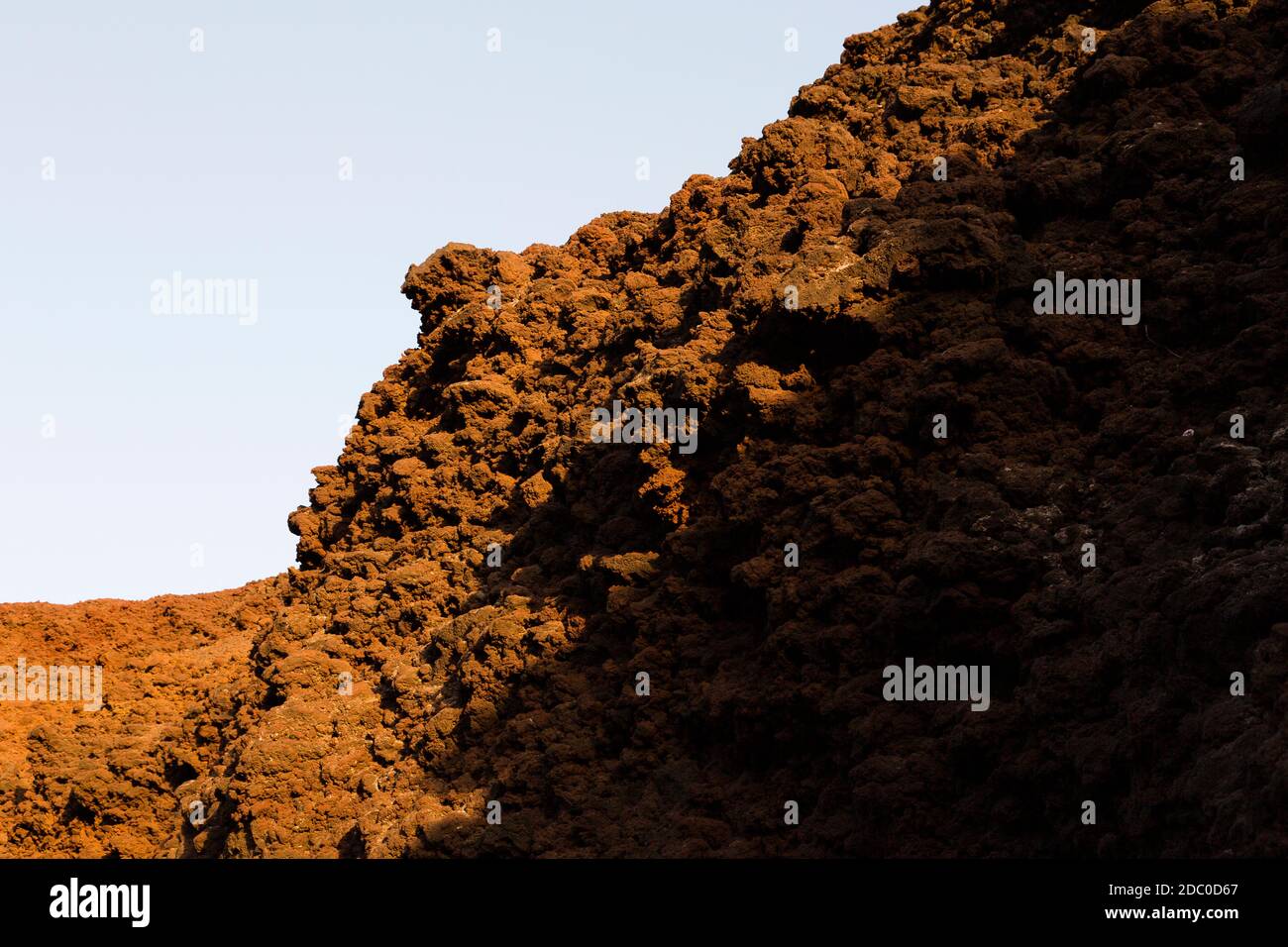 Sicile, Italie. Vue détaillée sur la roche volcanique du cratère de Silvestri Inferiore, près du sommet de l'Etna. Banque D'Images