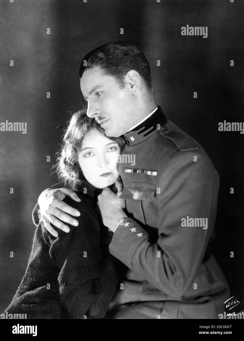 LILLIAN GISH ET RONALD COLMAN DANS LA SŒUR BLANCHE 1923 directeur HENRY KING roman Francis Marion Crawford Portrait de JAMES ABBE inspiration Pictures / Metro Pictures Corporation Banque D'Images