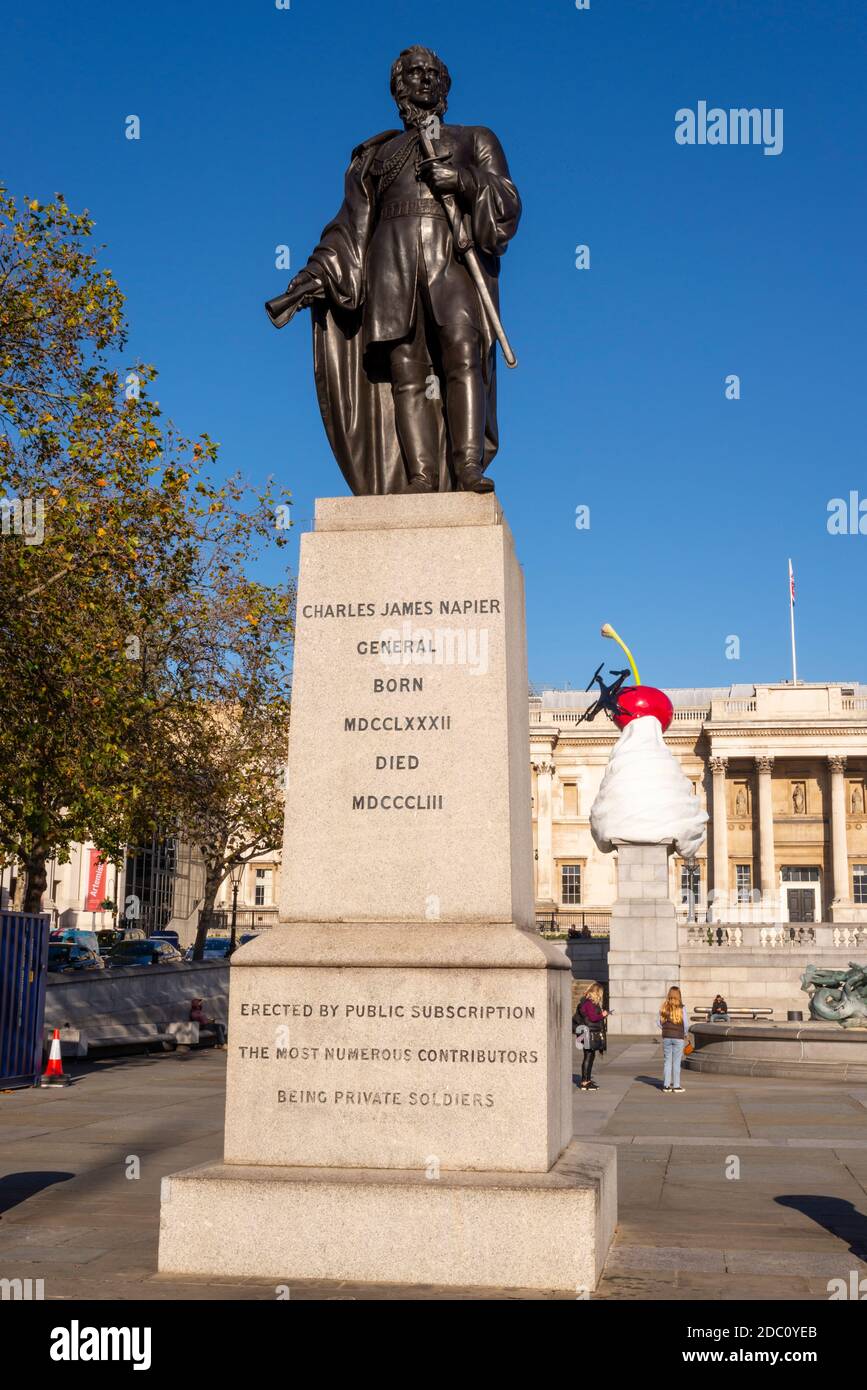 Général Sir Charles James Napier par George Cannon Adams à Trafalgar Square, Westminster, Londres, Royaume-Uni. Sur une plinthe devant l'extrémité Banque D'Images