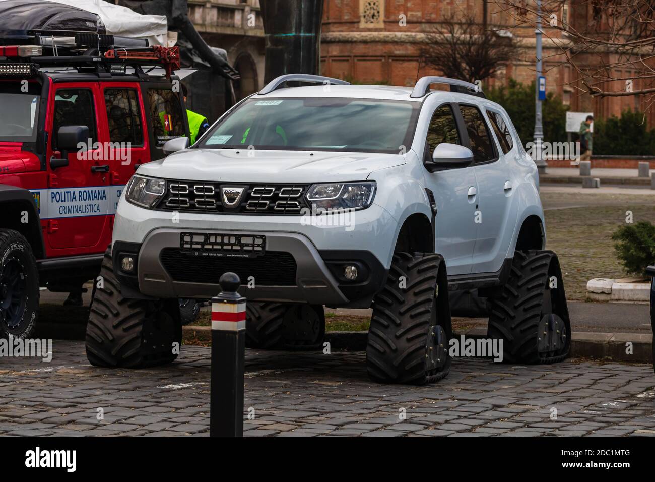 dacia-duster-custom-banque-de-photographies-et-d-images-haute