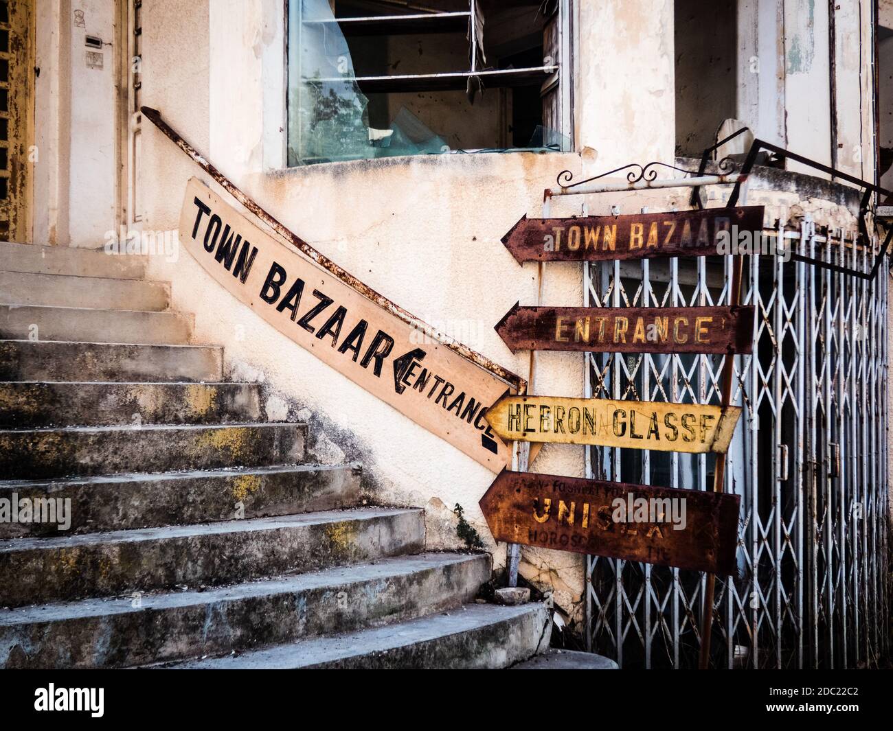 Du paradis des vacances à la ville fantôme, Varosha, la ville interdite chypriote. Photos prises en novembre 2020 Banque D'Images