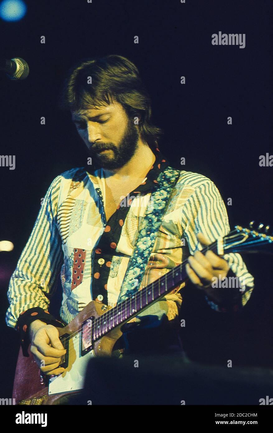 Eric Clapton en concert à Hammersmith Odeon le 4 décembre 1974 Banque D'Images