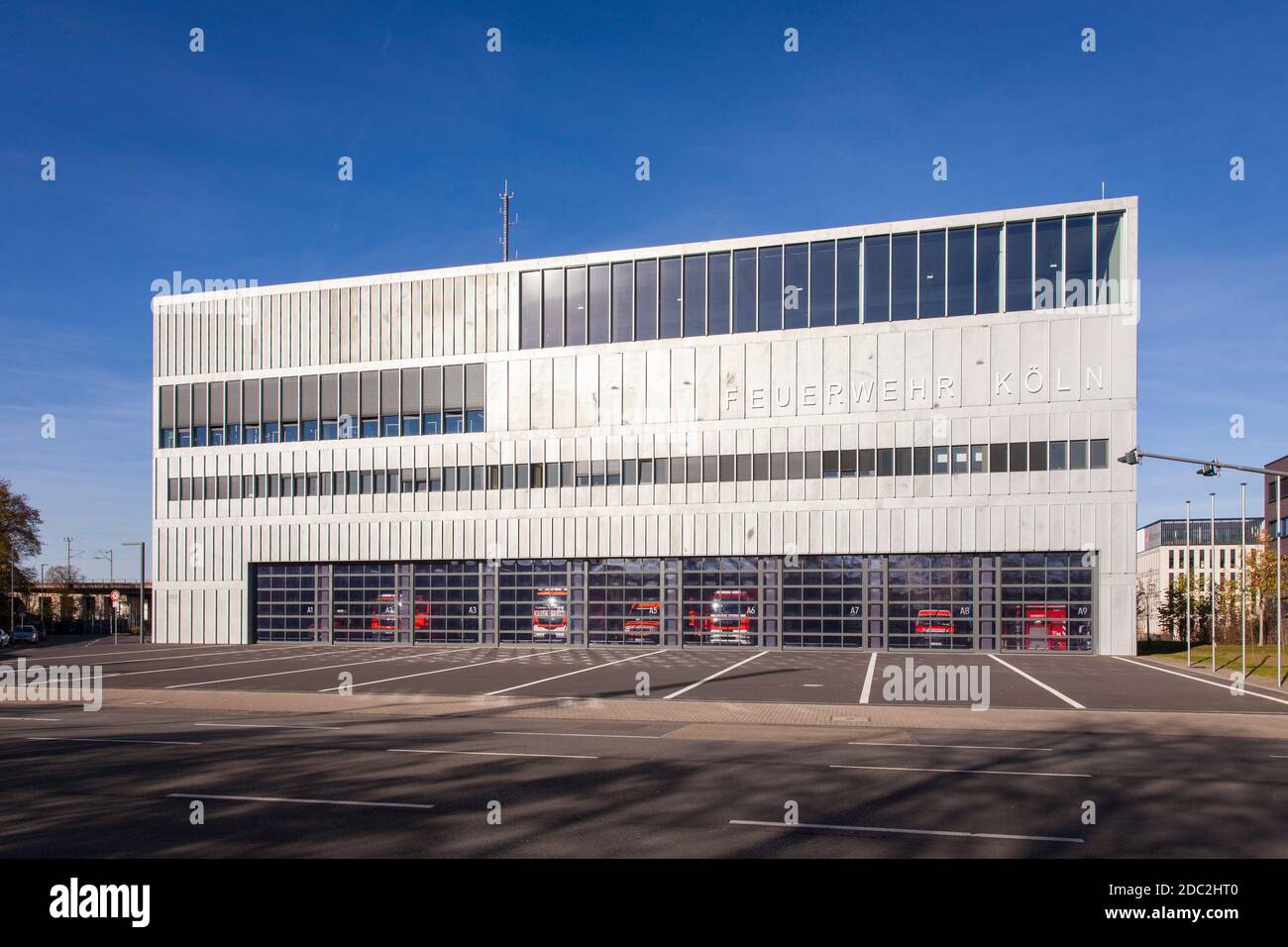 La station d'incendie et de secours 10 sur la rue Gummersbacher dans le quartier Kalk, Cologne, Allemagne die Feuer- und Rettungswache 10 an der Gummersbacher St Banque D'Images