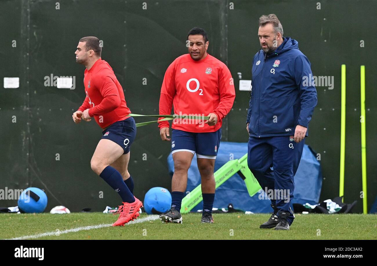 Billy Vunipola (centre) d'Angleterre pendant la séance d'entraînement au Lensbury Hotel, Londres. Date de la photo: Mercredi 18 novembre 2020. Voir l'histoire de PA RUGBYU England. Le crédit photo doit être lu : Justin Tallis/PA Wire. RESTRICTIONS : usage éditorial uniquement. Aucune utilisation commerciale. Banque D'Images