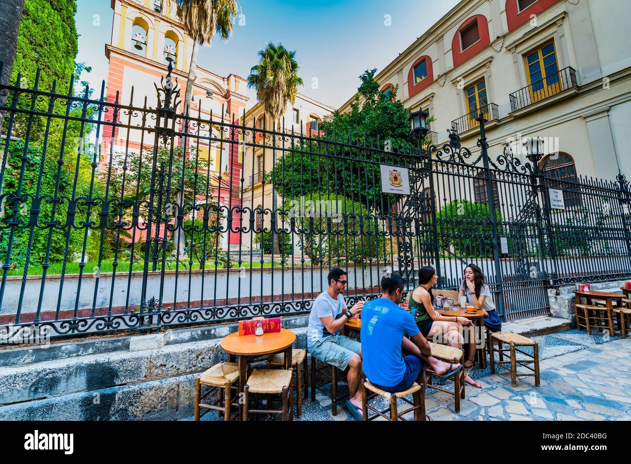 Rue San Agustin - Calle San Agustín -, rue typique et pittoresque étroite dans le centre historique. Málaga, Andalucía, Espagne, Europe Banque D'Images