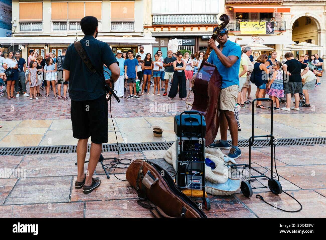 Spectacle musical, musique de rue. Plaza de la Constitución - place de la Constitution - dans le centre historique de Málaga, Andalousie, Espagne, Europe Banque D'Images