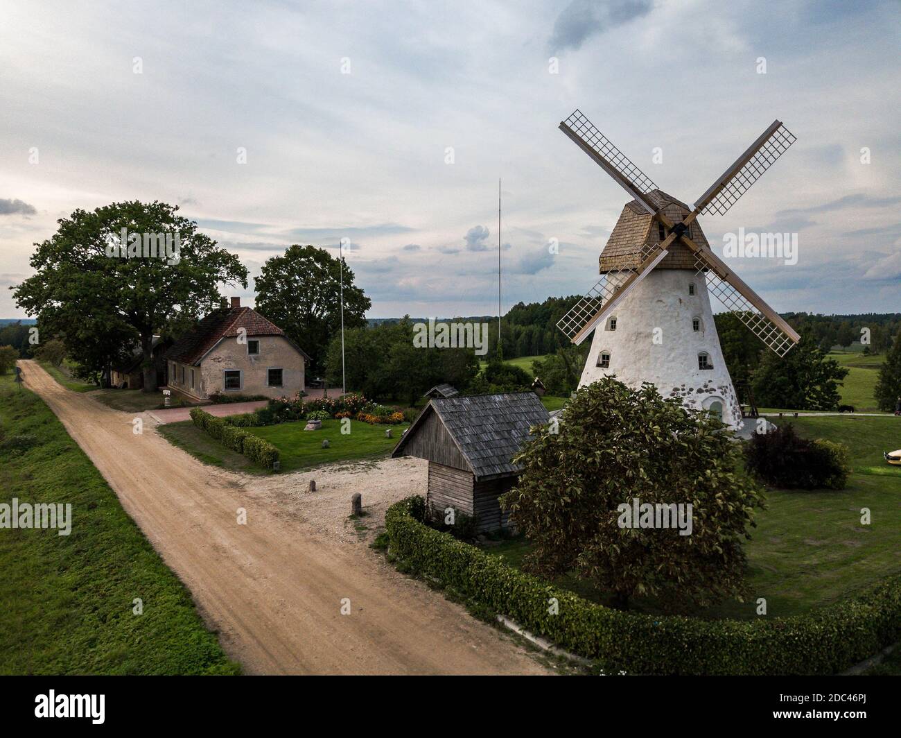 Petit moulin à vent de jardin Banque de photographies et d’images à