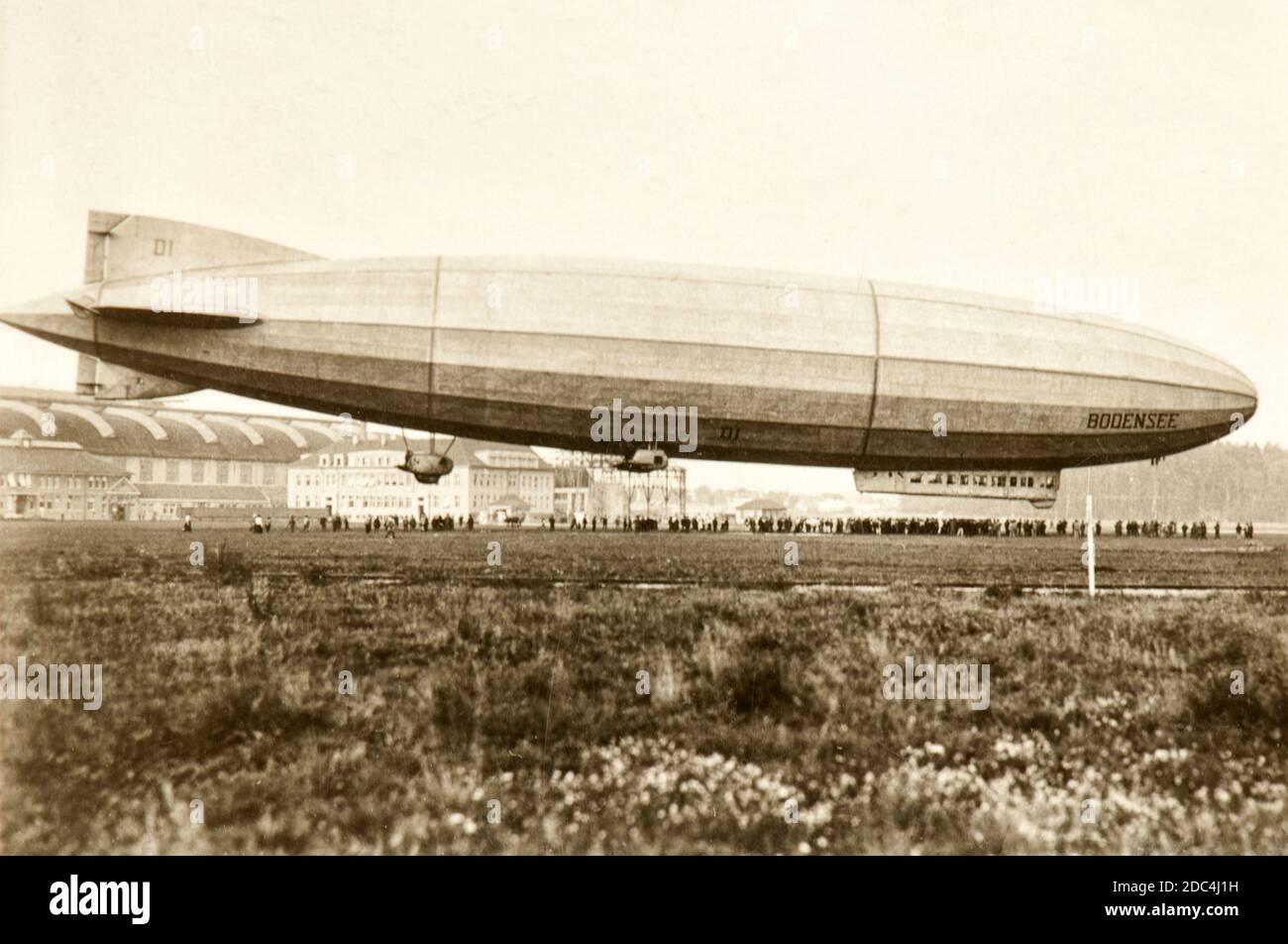 Le bateau Bodensee se prépare pour un vol de nuit en 1919 Banque D'Images