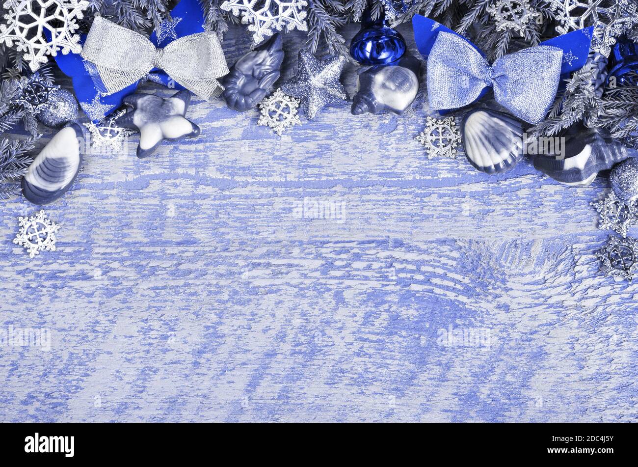 Fond de Noël teinté dans des tons bleus avec un effet vintage Banque D'Images