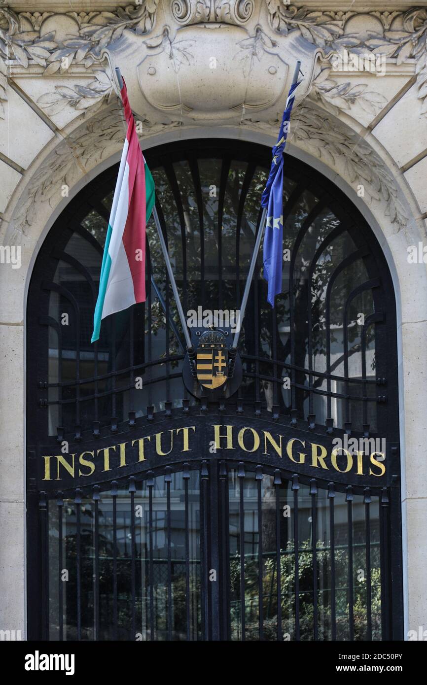 Paris, France - 12 septembre 2020 - Institut Balassi Hongrois Collegium Hungaricum photo de rue, Covid19, coronavirus, art, rue... Banque D'Images