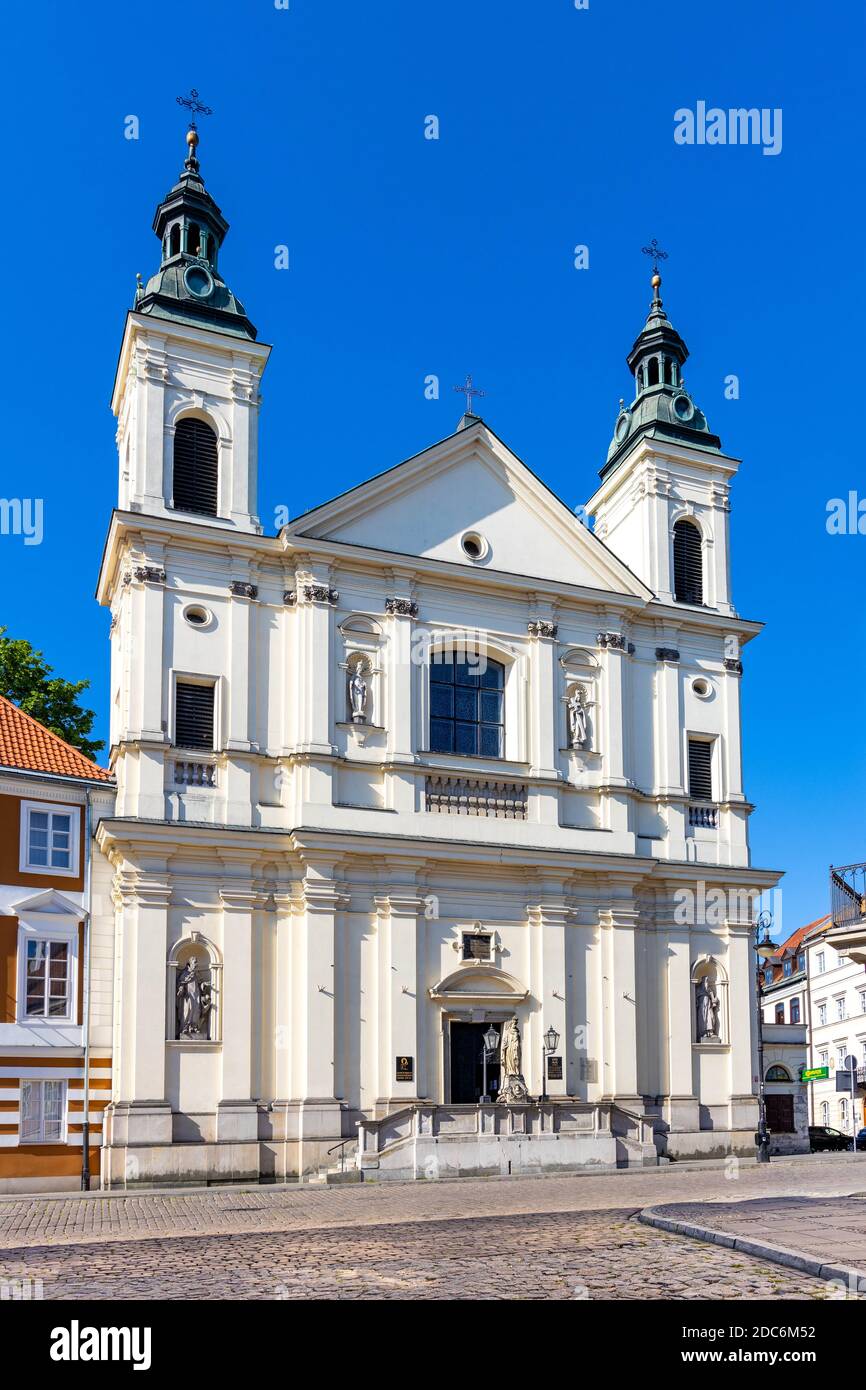 Varsovie, Mazovie / Pologne - 2020/05/10: Façade de l'Église de l'ordre paulinien de Saint-Esprit - kosciol sw. ducha - rue Freta dans le quartier historique de la Nouvelle ville Banque D'Images