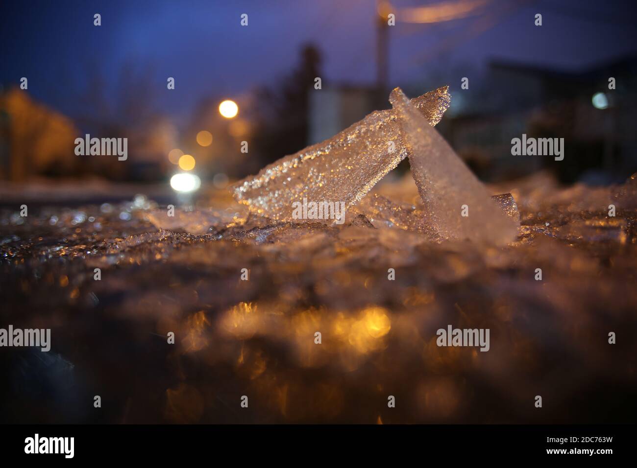 Arrière-plan d'hiver avec morceaux de glace brisés Banque D'Images