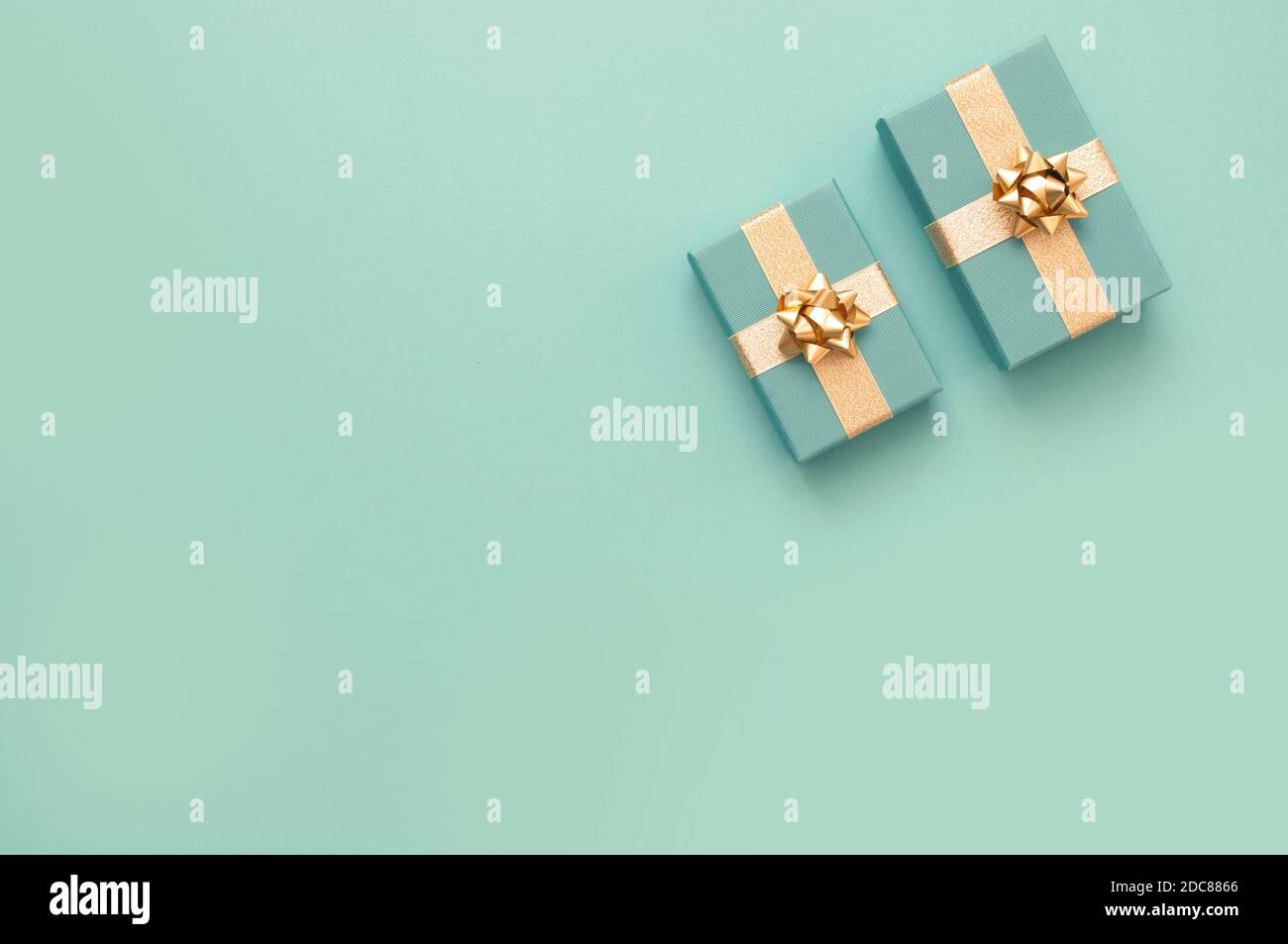 Boîtes-cadeaux de Noël, fond minimaliste Banque D'Images