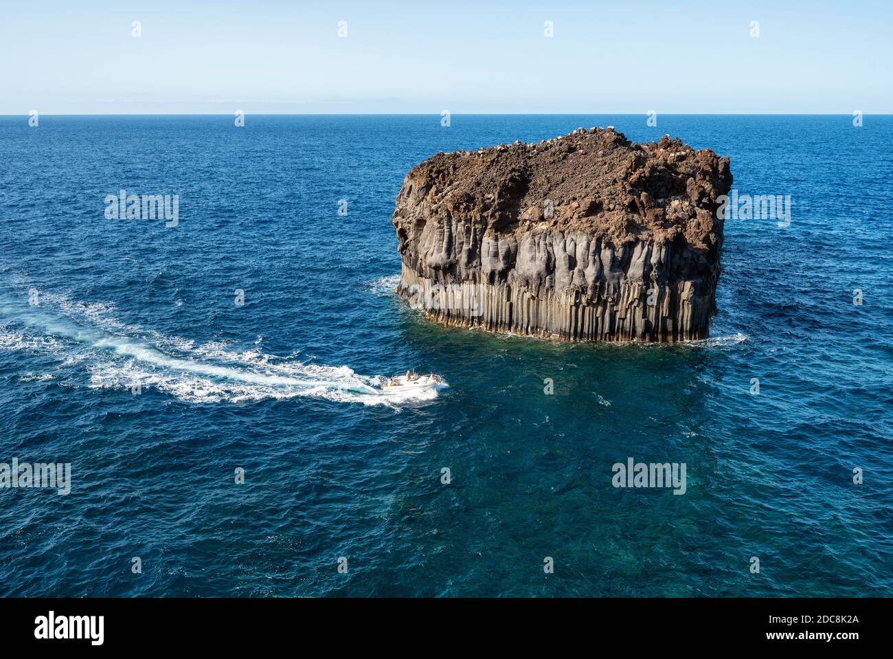 Paysage de côte volcanique. Roches et formations de lave à El Hierro, îles Canaries, Espagne. Photo de haute qualité Banque D'Images