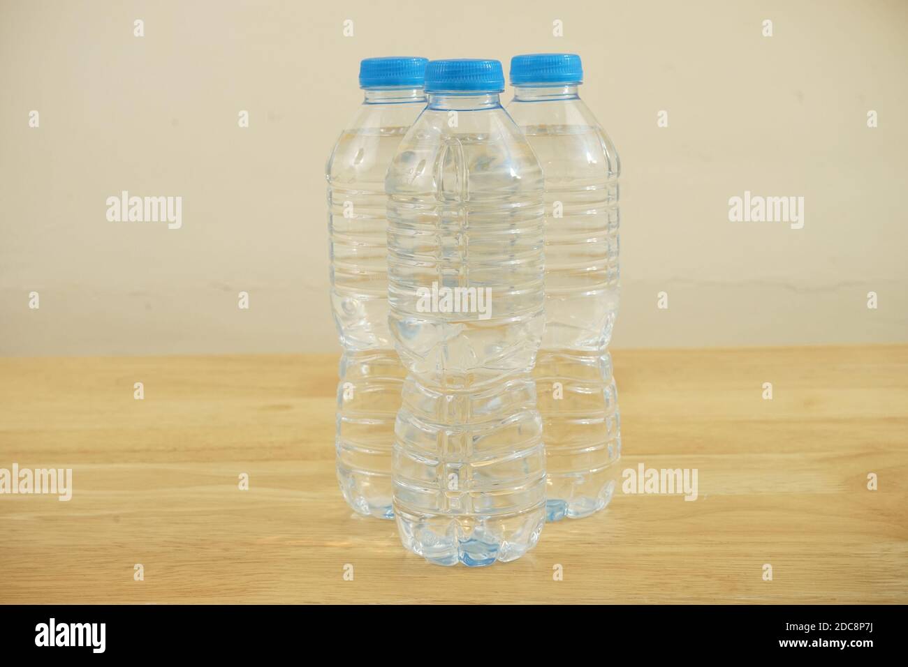Bouteille d'eau en plastique 500 ml Banque D'Images