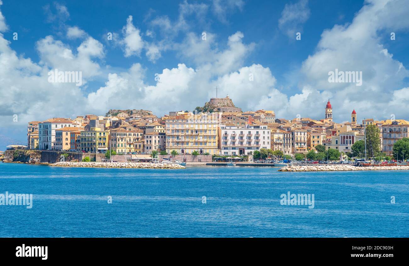 Paysage avec Kerkyra, capitale de l'île de Corfou, Grèce Banque D'Images