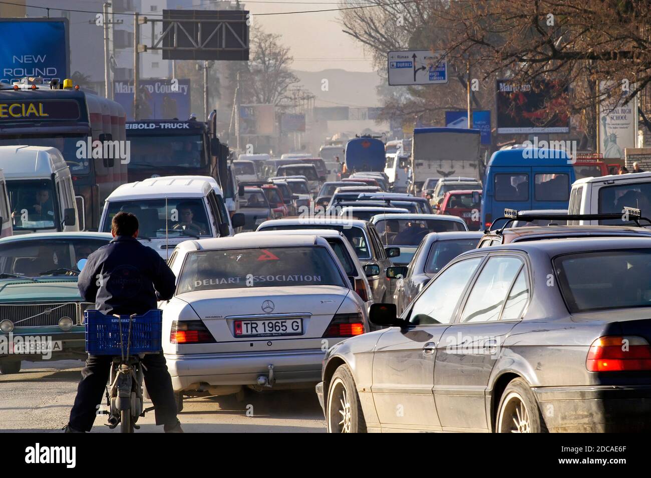 Embouteillage, Tirana, Albanie Banque D'Images