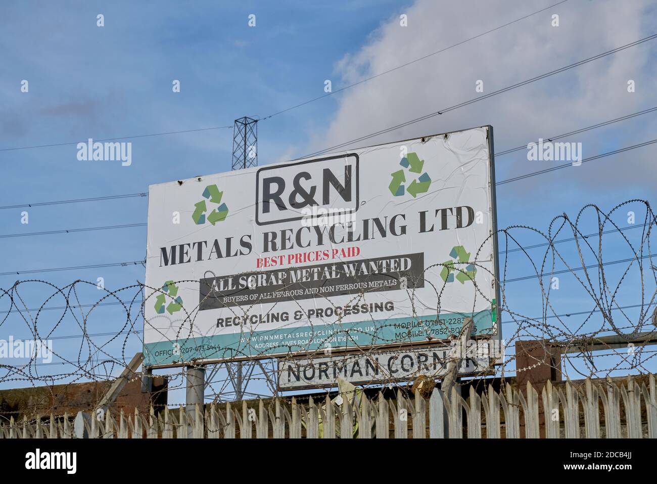cour de recyling en métal, ville de mise en conserve de rue soumissionnaire Banque D'Images
