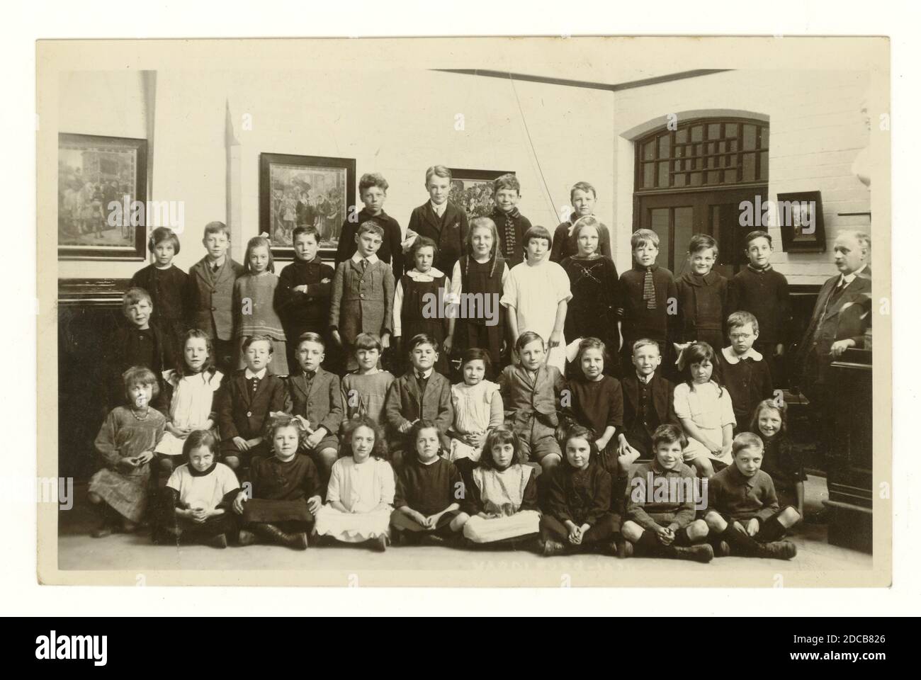 Carte postale originale du début des années 1920 - Département junior de l'école Yardley Road 1920 ou 1921 (date non distincte), Birmingham, Royaume-Uni Banque D'Images