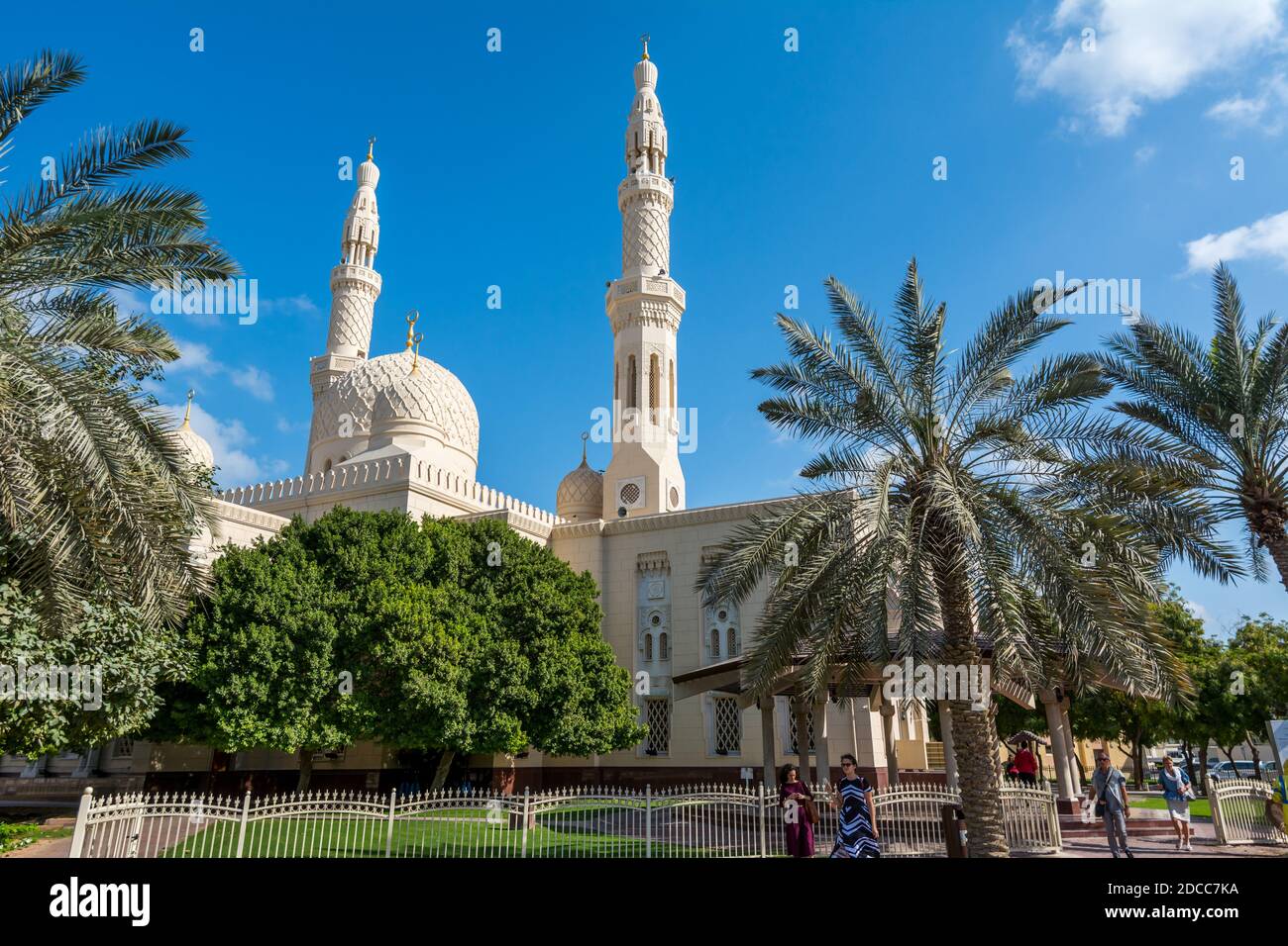 La mosquée de Jumeirah, la seule mosquée de Dubaï qui est ouvert au public et dédié à la réception de la non-musulmanes. Banque D'Images