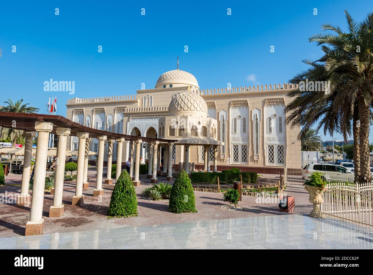 La mosquée de Jumeirah, la seule mosquée de Dubaï qui est ouvert au public et dédié à la réception de la non-musulmanes. Banque D'Images