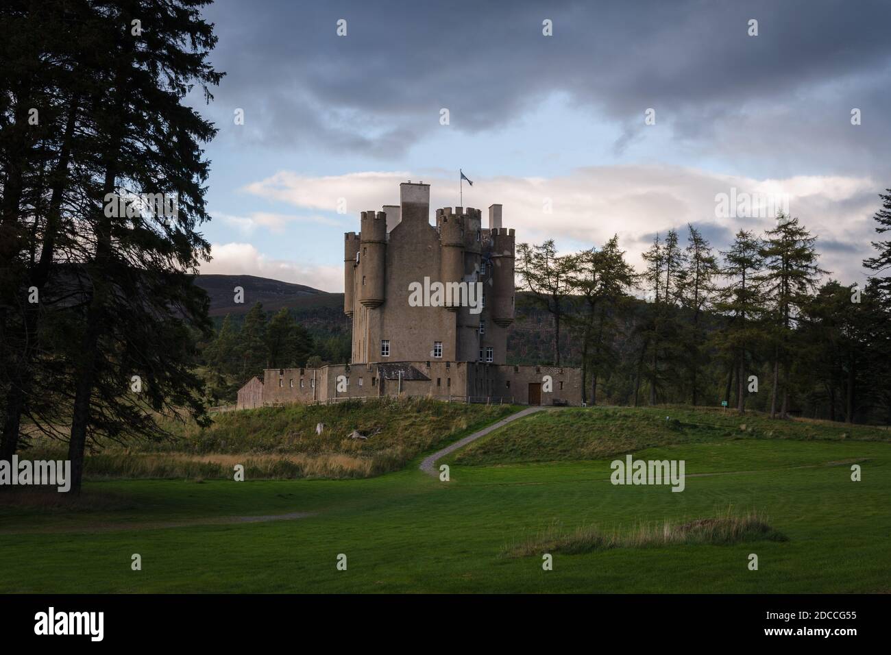 Château de Braemar dans la campagne écossaise, Écosse, Royaume-Uni Banque D'Images