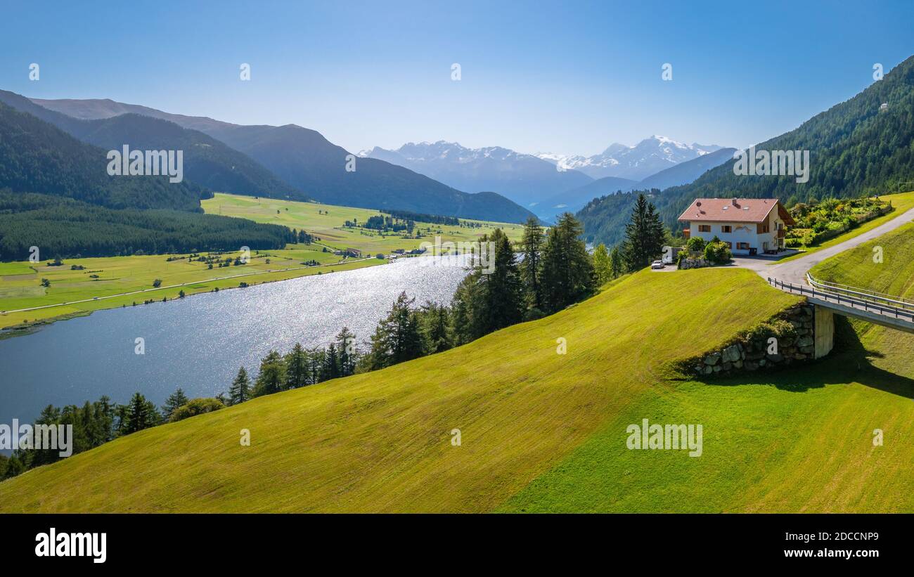 Sankt Valentin auf der Haide, Italie – 16 septembre 2019 : vue sur le lac della Muta et les montagnes Ortler à Val Venosta (Alto Adige en Italie) Banque D'Images
