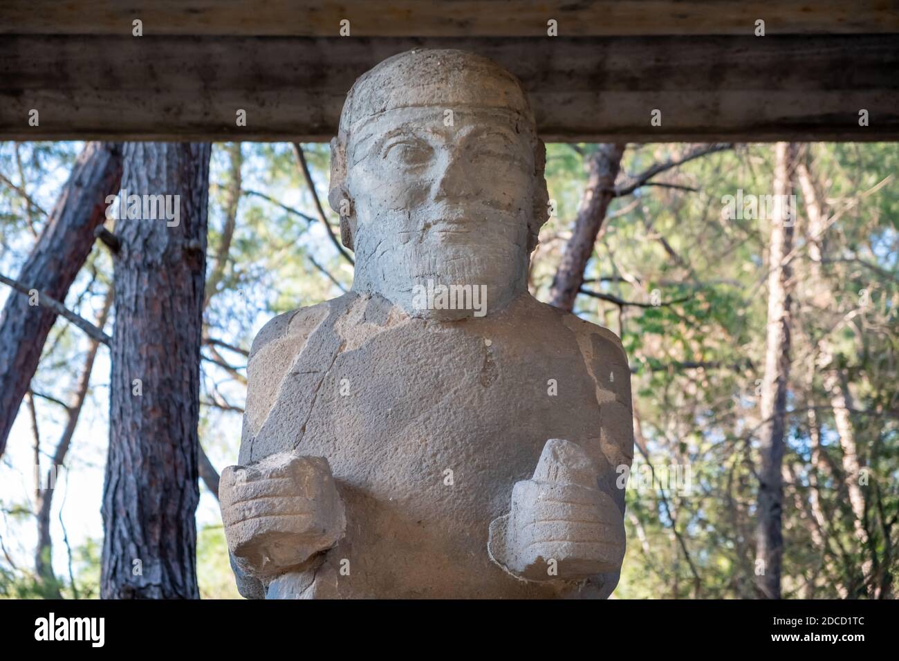 Osmaniye, Turquie, en novembre 2020 : Dieu de tempête Hittite à Caratepe. Banque D'Images