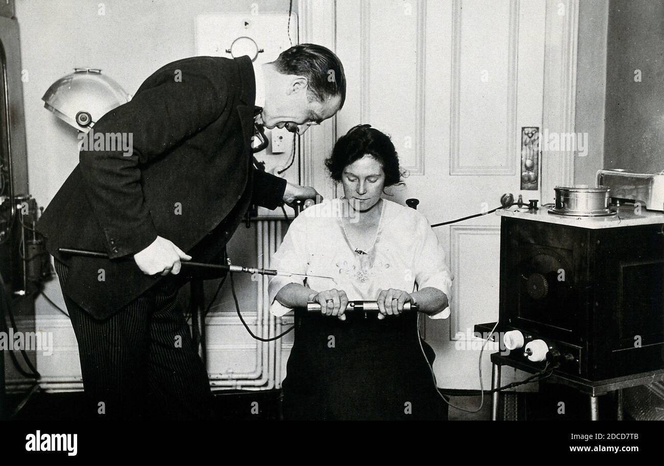 Tube d'aspiration électrique, 1922 Banque D'Images