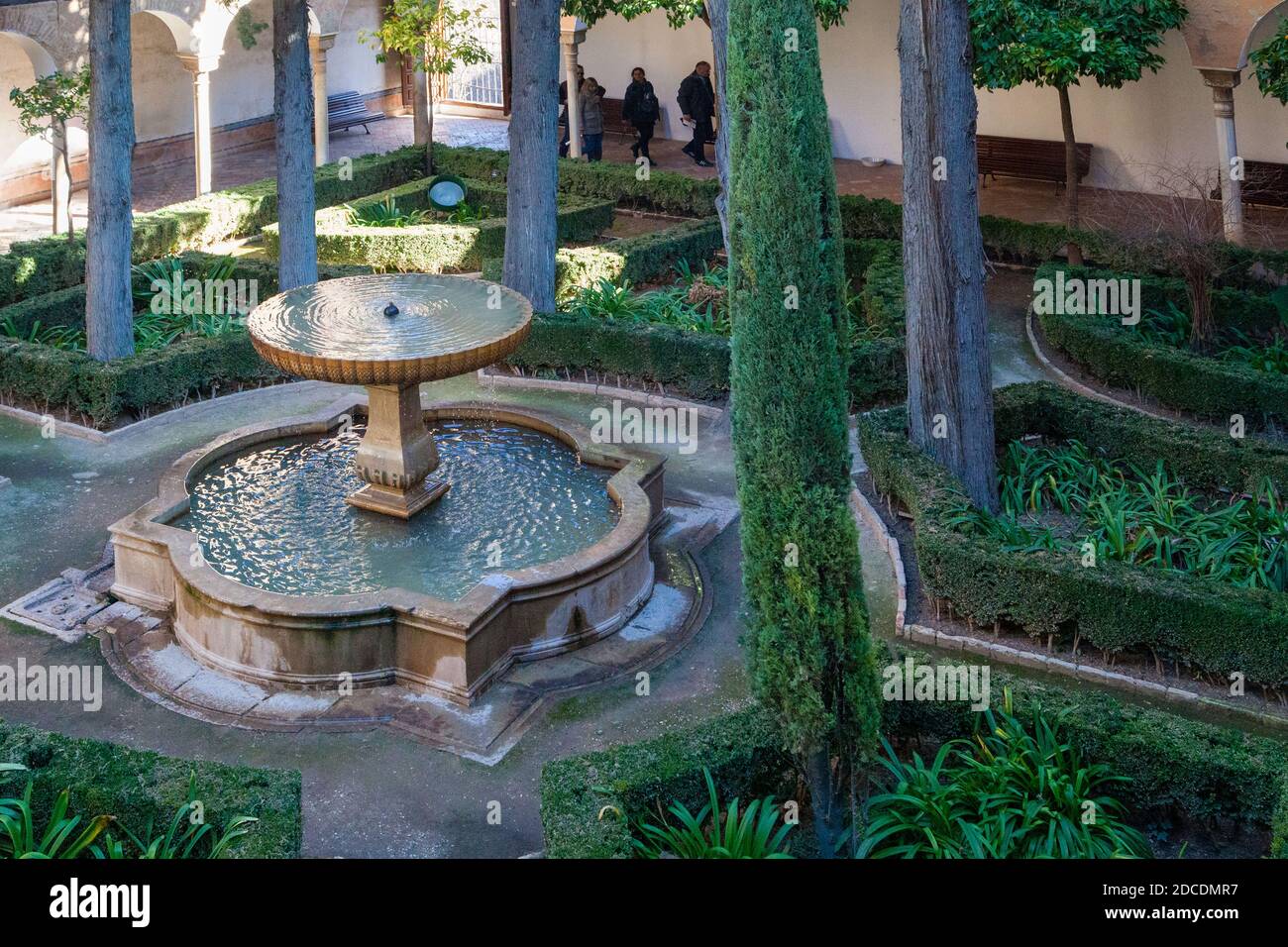 Le jardin de l'Alhambra complexe palais et forteresse situé à Grenade, Andalousie, Espagne Banque D'Images