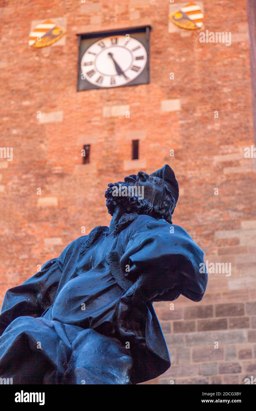 Mariage fontaine en face de la Tour Blanche, Nuremberg, Bavière, Allemagne, Europe Banque D'Images