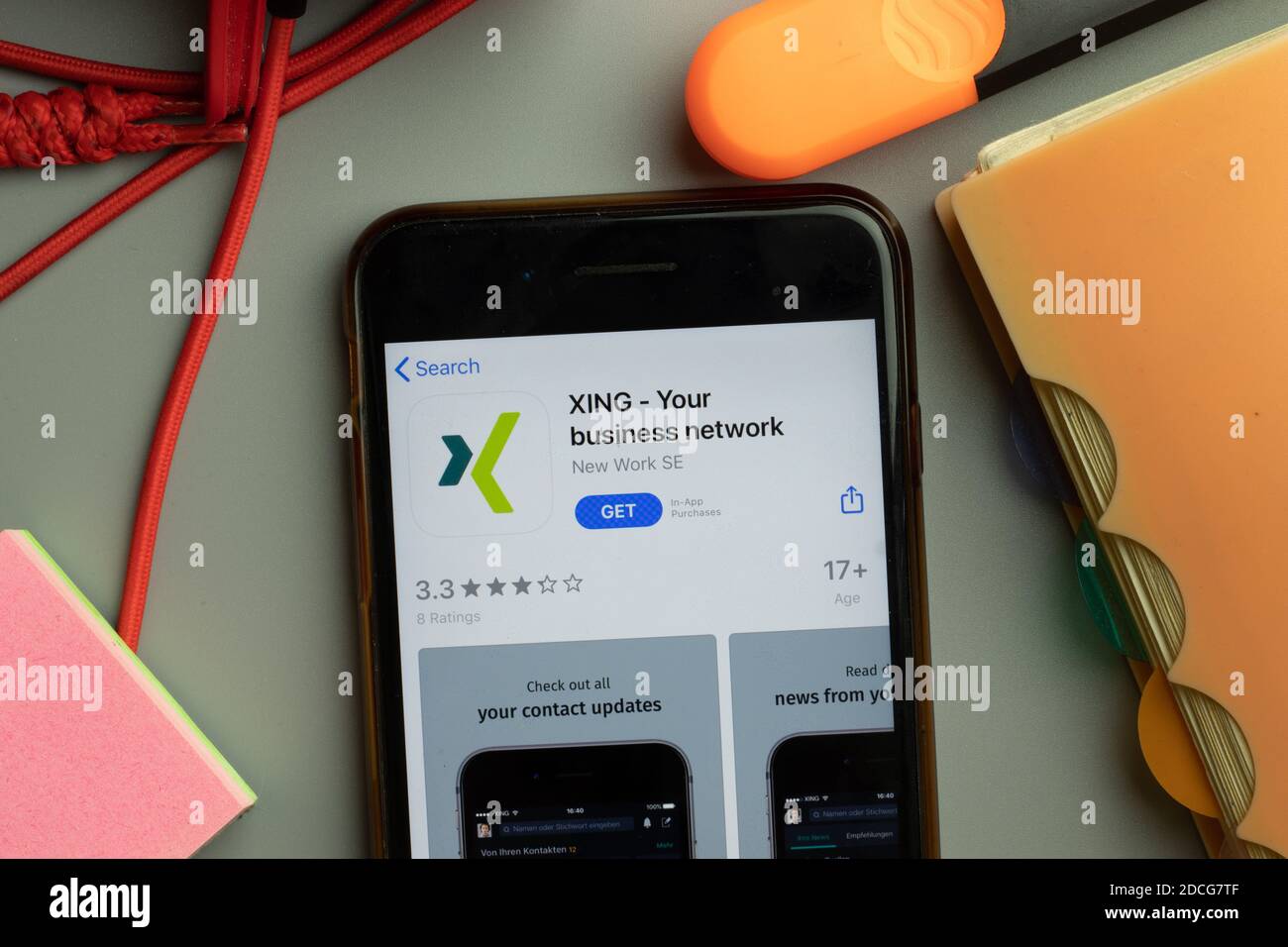 New York, États-Unis - 7 novembre 2020 : logo DE LA boutique D'applications XING Business Network sur l'écran du téléphone, Editorial. Banque D'Images