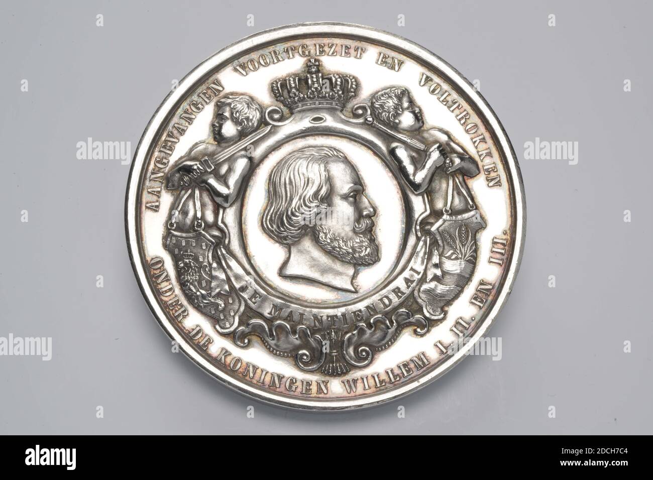 Médaille commémorative, Johan Philip Menger, 1860, minté, général: 6.5 x  0.6cm 65 x 6mm, poids: 113.4g, cartouche, dragon, figure, signe d'arme,  tête, garçon, homme, armes et munitions, Médaille commémorative de bronze ,