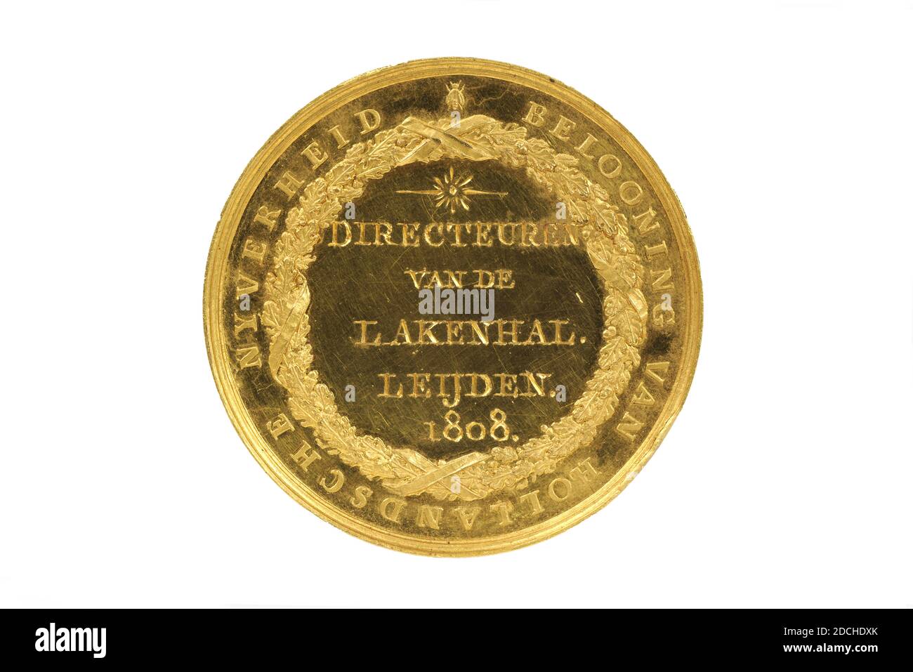 Médaille, H. de Heus, 1808, minted, général: 4 x 0.4cm (40 x 4mm), poids: 63.8g, Prix d'or de l'industrie, décerné aux directeurs du Cloth Hall en 1808. Sur l'inverse se trouve l'arme du roi Louis Napoléon. Le lettrage de bord est LODEWIJK NAPOLÉON ROI DE HOLLANDE PROTECTEUR DU PEUPLE. À l'arrière se trouve une couronne avec le lettrage de la récompense DE l'INDUSTRIE HOLLANDSCHE et gravée dans les DIRECTEURS de couronne DU LAKENHAL LEYDEN 1808. Sur le bord est H. de Heus fecit, Amsterdam, armoiries (panneau Banque D'Images