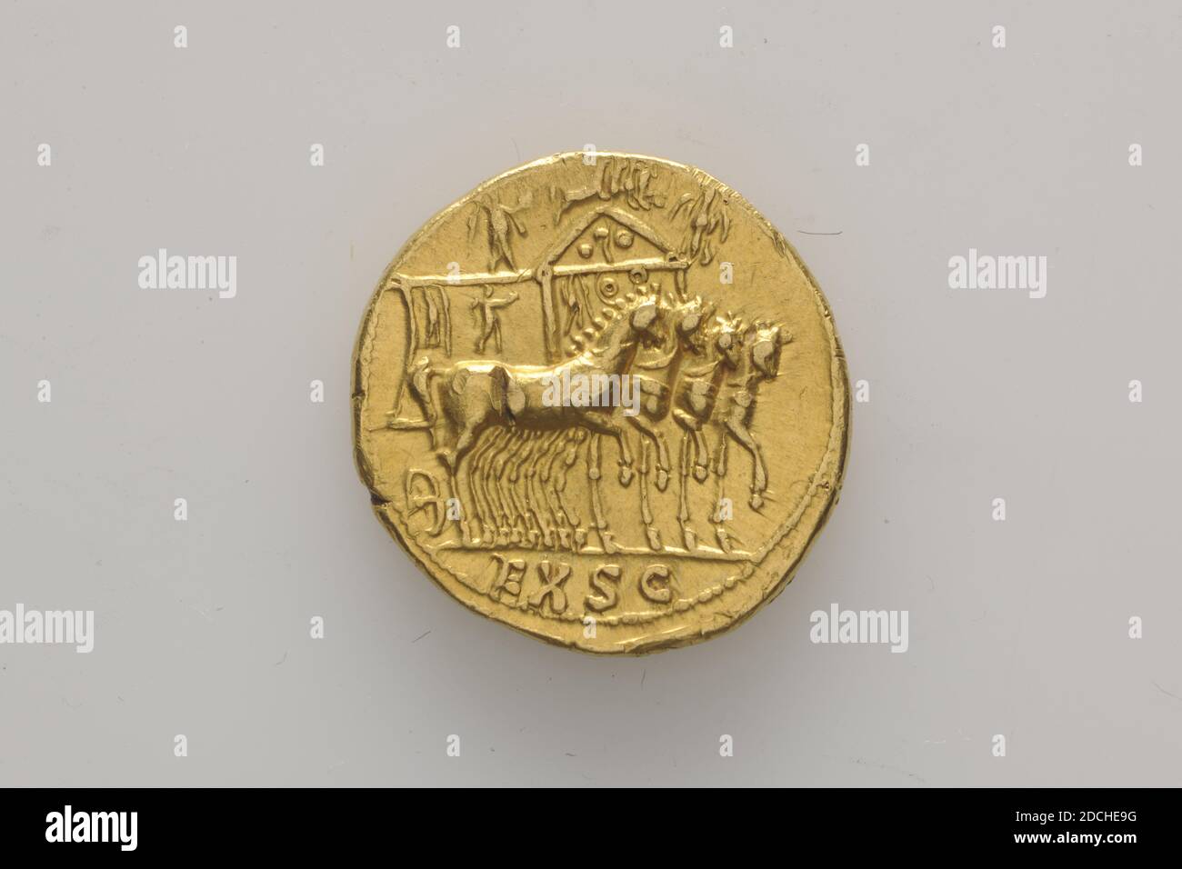Sur Le Dos Du Cheval En 4 Lettres Pièce (moyen d'échange), Anonyme, environ 54, minté, général: 1.9 x 0.2cm  (19 x 2mm), poids: 7.6g, cheval, buste, char, valkenburg, pièce romaine  dorée avec le buste de l'empereur Claudius Augustus, utilisé à