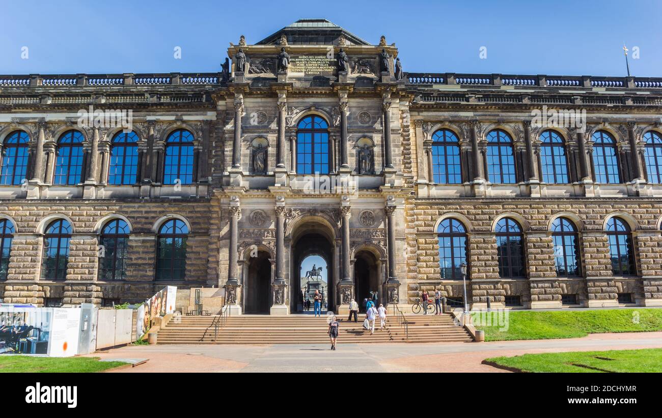 Façade du complexe historique de Zwinger à Dresde, en Allemagne Banque D'Images