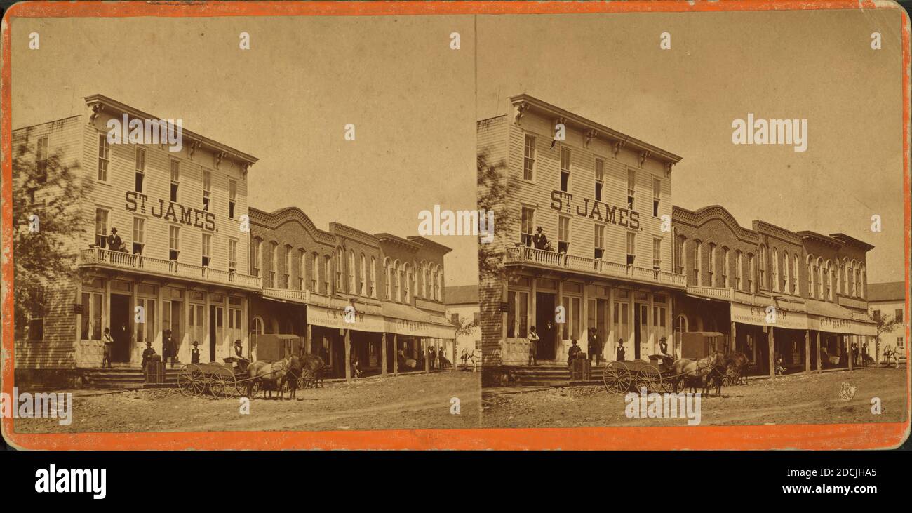 Rue commerciale avec vue sur l'hôtel St. James(?)., image fixe, stéréographes, 1850 - 1930, Cook, A. I Banque D'Images
