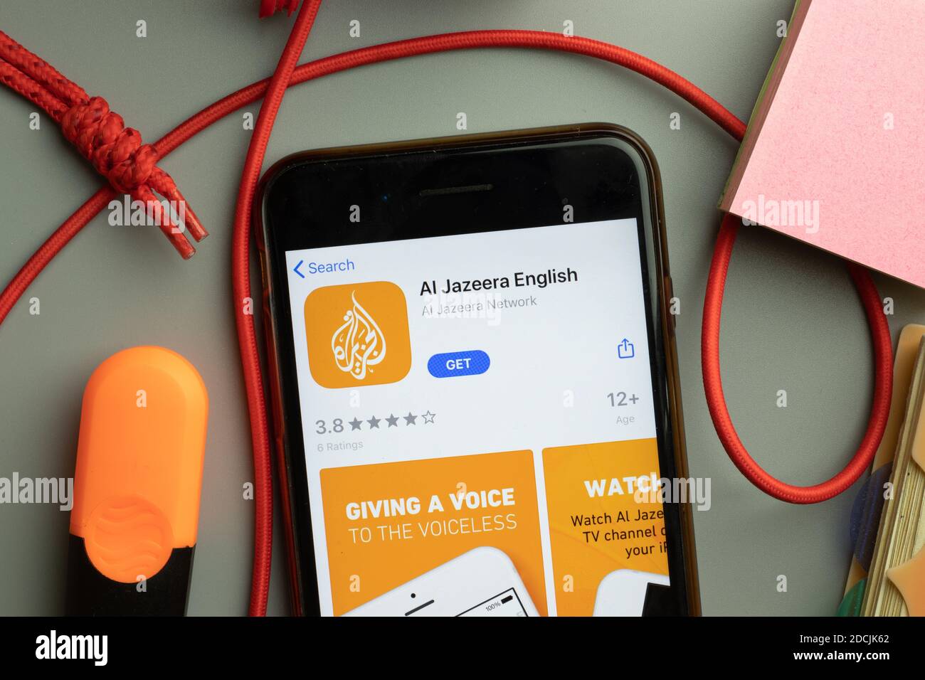 New York, États-Unis - 7 novembre 2020 : logo anglais de la boutique d'applications d'Al Jazeera sur l'écran du téléphone, Editorial. Banque D'Images