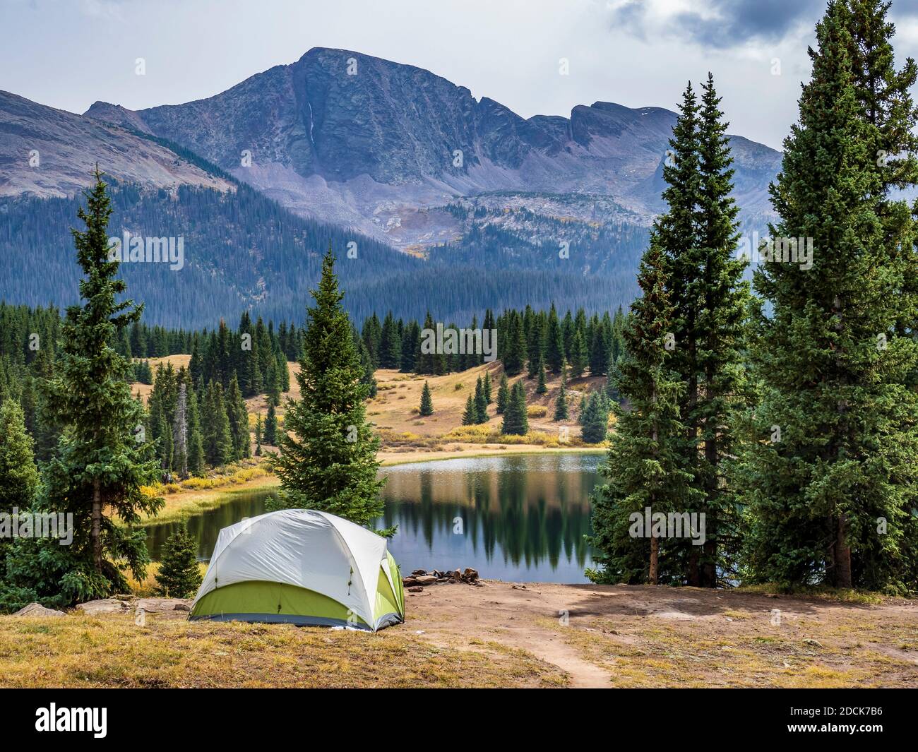 Aire de camping désignée du lac Little Moles, forêt nationale de San Juan, Colorado. Banque D'Images