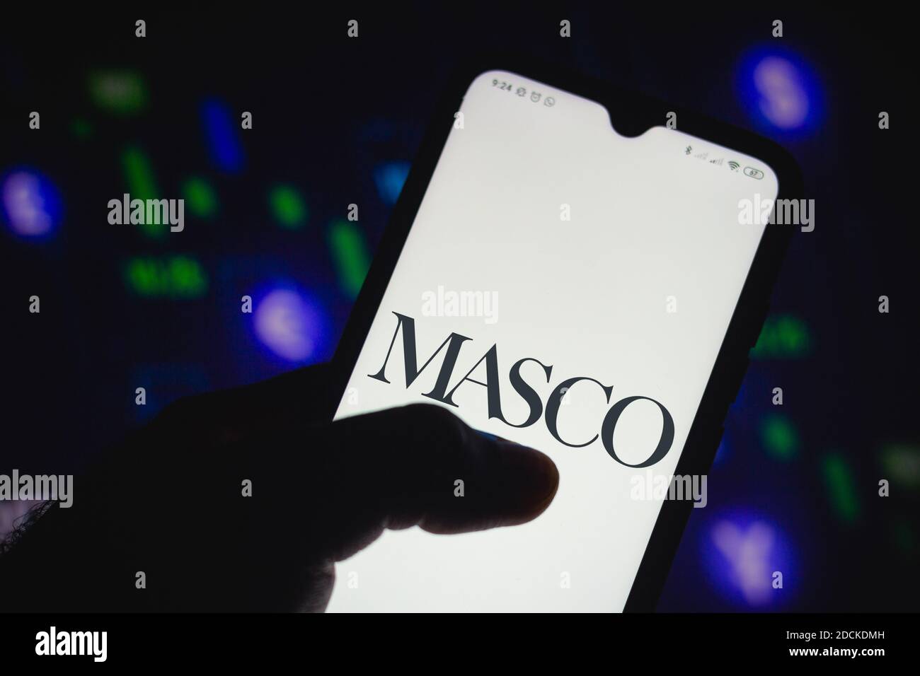Sur cette photo, le logo Masco Corporation apparaît sur un smartphone. Banque D'Images