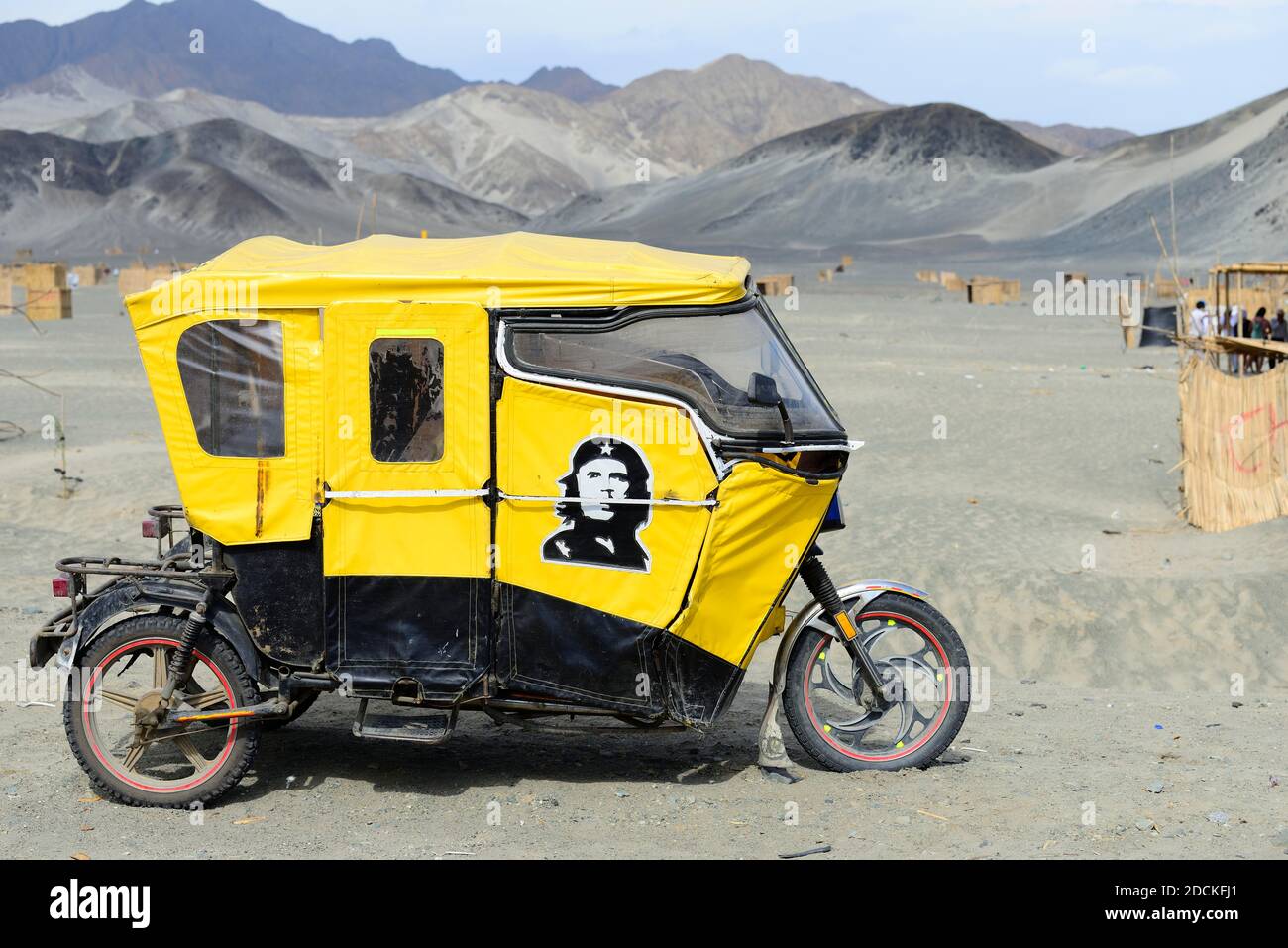 Moto taxi, tuktuk, motorikscha avec image de Che Guevara, près de Chimbote, région d'Ancash, Pérou Banque D'Images