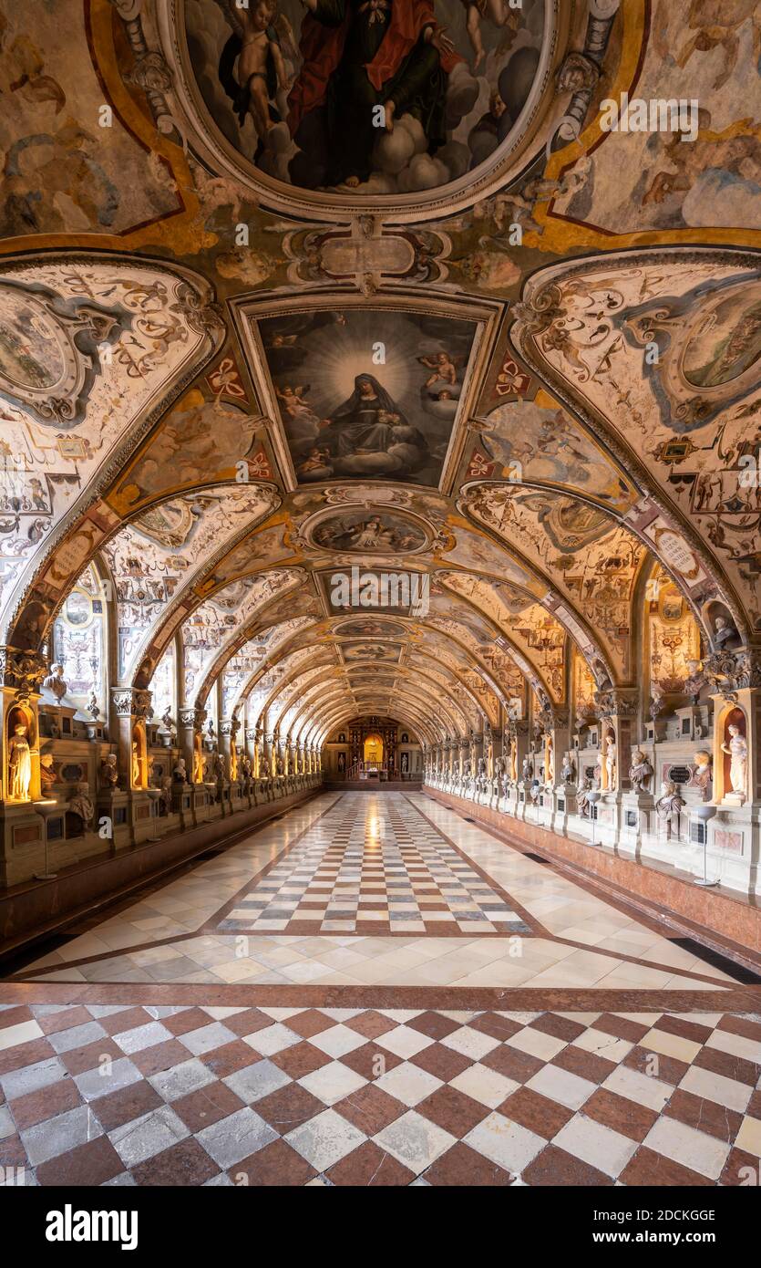 Des statues dans l'Antiquarium de la Renaissance ou de la salle des antiquités à la Résidence de Munich, Munich, Haute-Bavière, Bavière, Allemagne Banque D'Images