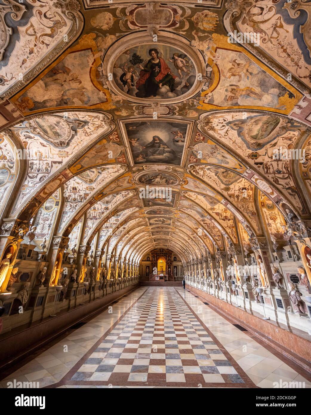 Des statues dans l'Antiquarium de la Renaissance ou de la salle des antiquités à la Résidence de Munich, Munich, Haute-Bavière, Bavière, Allemagne Banque D'Images