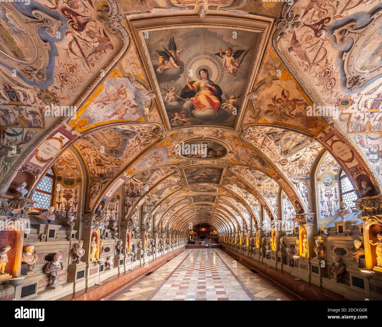 Des statues dans l'Antiquarium de la Renaissance ou de la salle des antiquités à la Résidence de Munich, Munich, Haute-Bavière, Bavière, Allemagne Banque D'Images